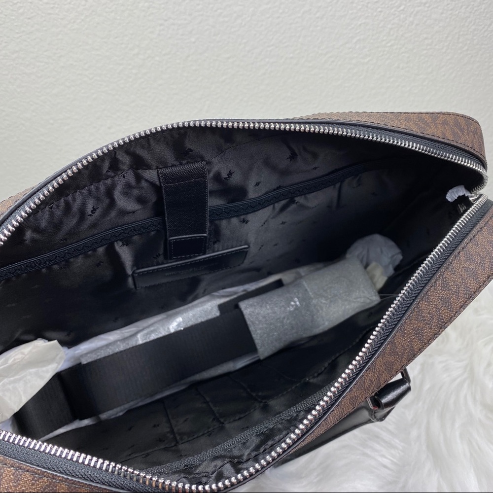 MICHAEL KORS HARRISON FRONT ZIP BRIEFCASE - Picture 4 of 8